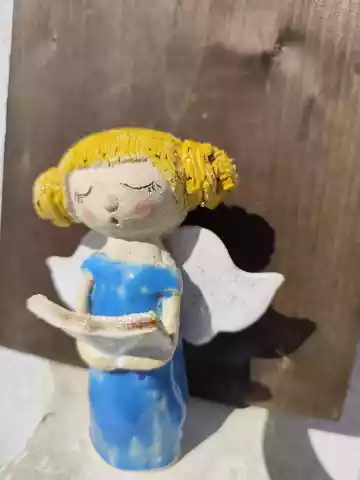 aniołek ceramiczny