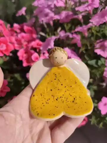 Aniołek ceramiczny serduszko
