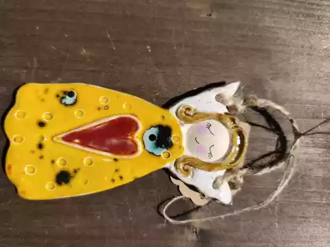 anioł ceramiczny