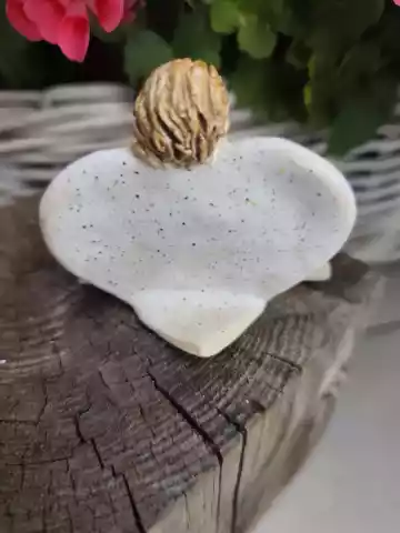Anioł ceramiczny serduszko