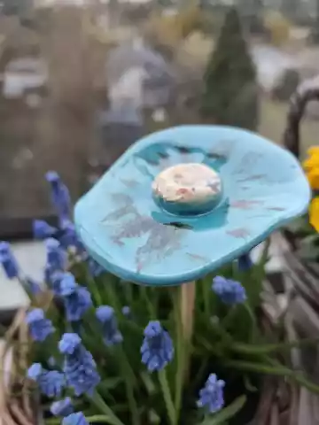 kwiaty ceramiczne na kijku