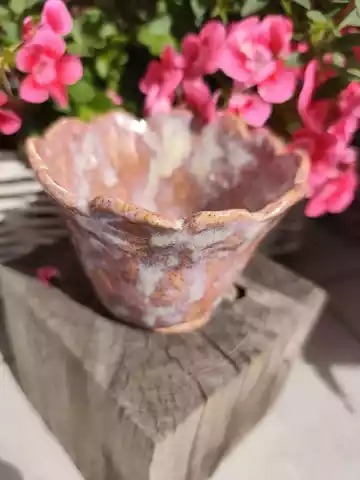 Doniczka ceramiczna różowy kwiat