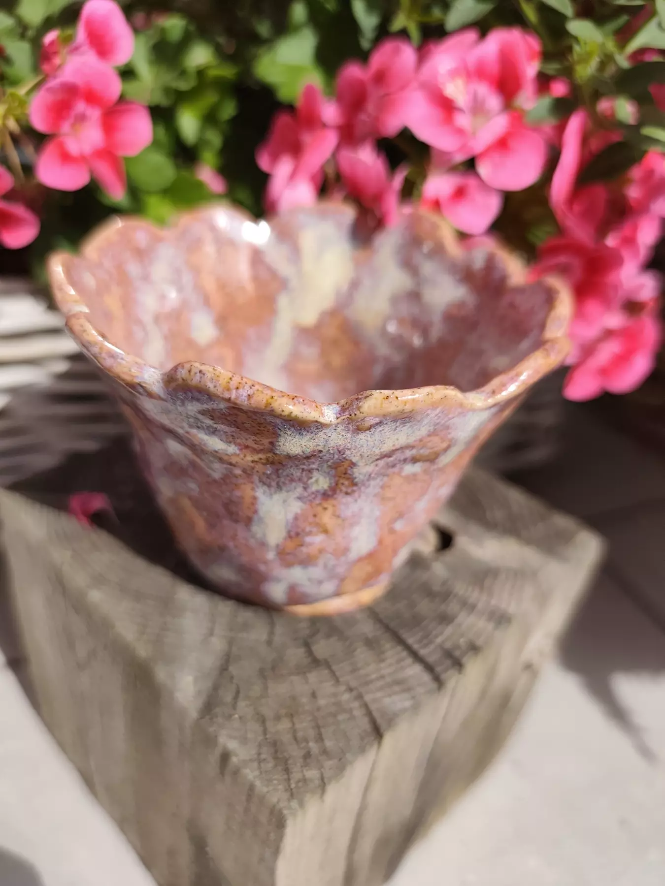 Doniczka ceramiczna różowy kwiat