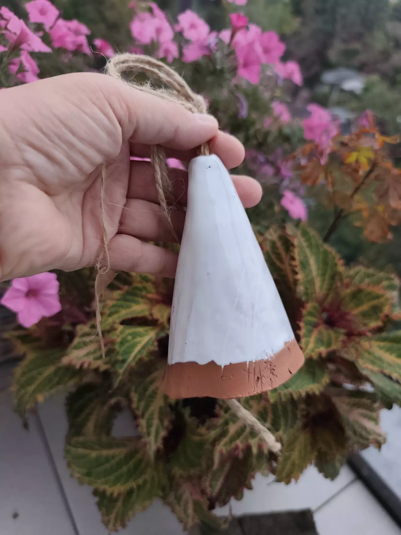 Dzwonek ceramiczny biały
