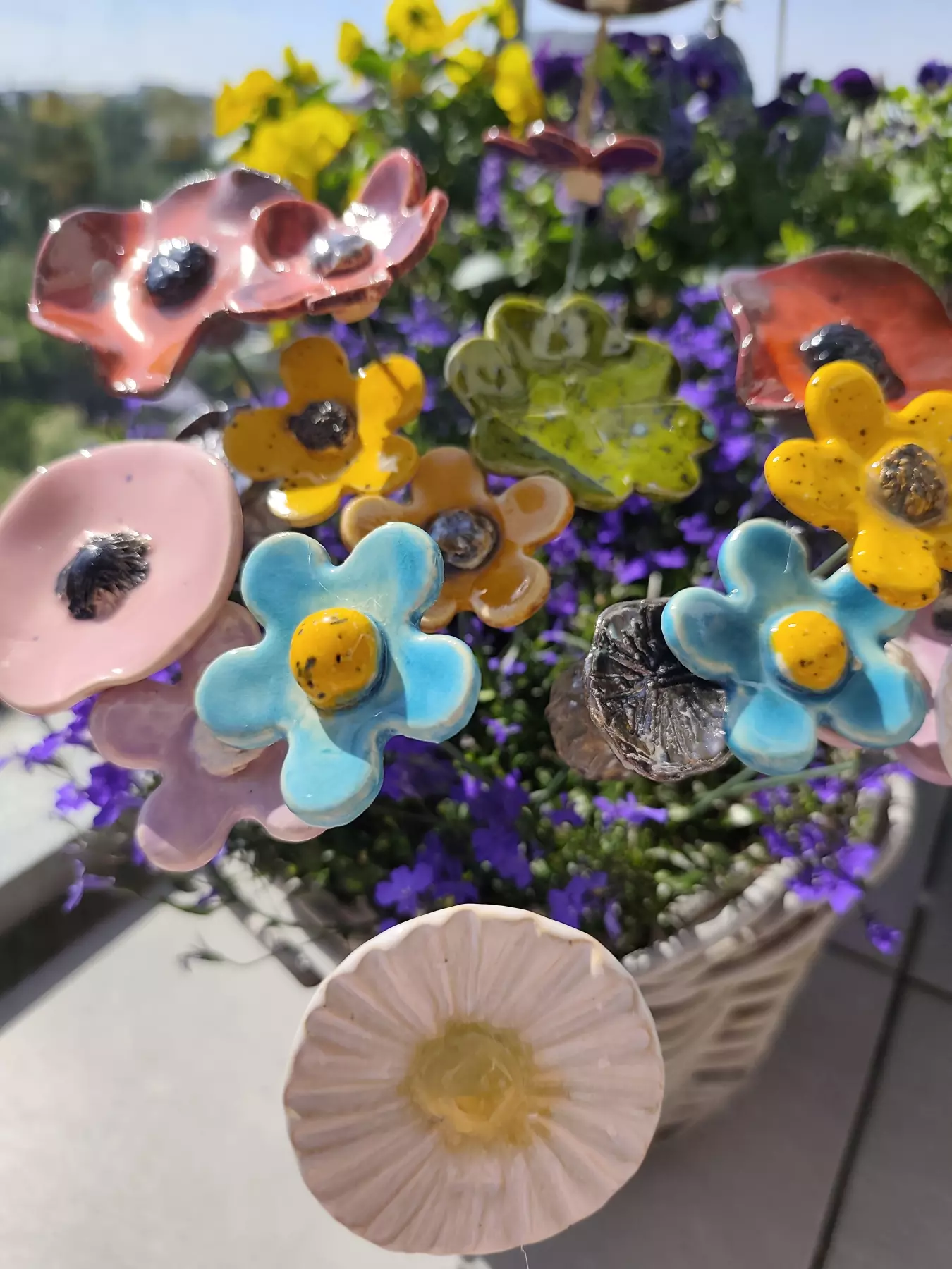kwiat ceramiczny morelowy