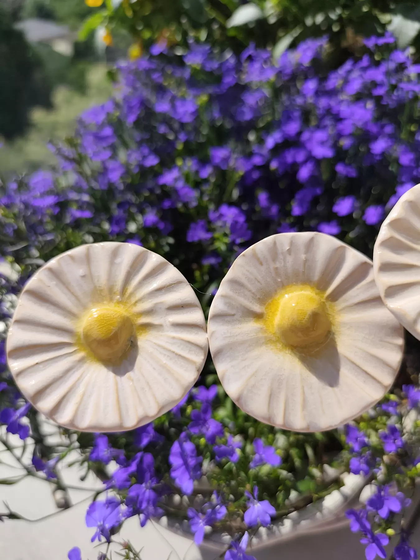 kwiat ceramiczny stokrotka